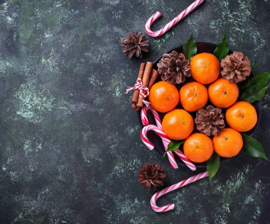 Mandalina ile Noel ve yeni yıl kompozisyon 