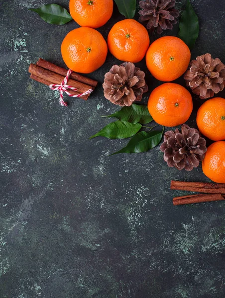 Mandalina ile Noel ve yeni yıl kompozisyon 