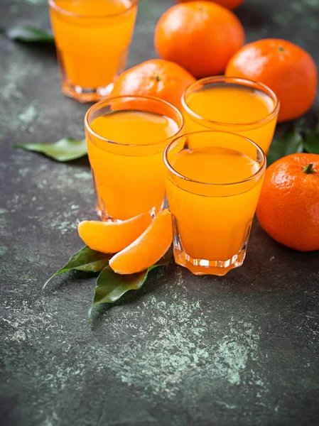 Zumo o licor de mandarina fresca — Foto de Stock