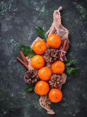 Mandalina ile Noel ve yeni yıl kompozisyon 