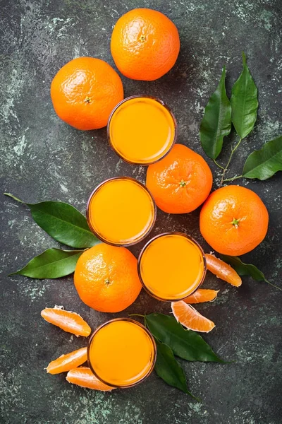 Świeżego soku z mandarynki lub alkohol — Zdjęcie stockowe