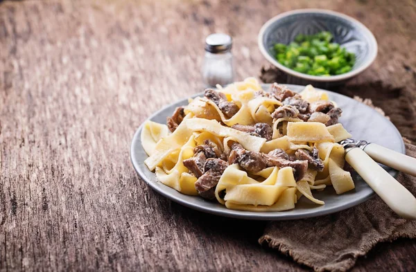 Makarna tagliatelle mantarlı
