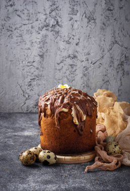 Tepesi ile geleneksel Paskalya kek