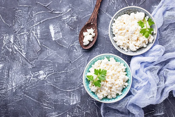 Cuenco con requesón casero — Foto de Stock