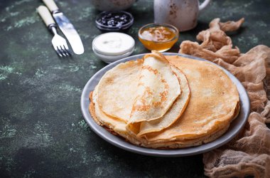 Krep krep farklı reçel ve krema ile