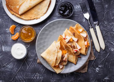 Krep krep farklı meyve ve çikolata ile