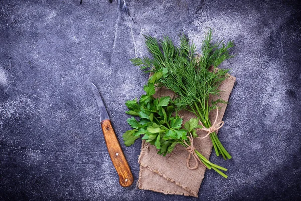 Demet taze maydanoz ve dereotu