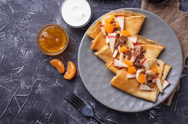 Krep krep farklı meyve ve çikolata ile