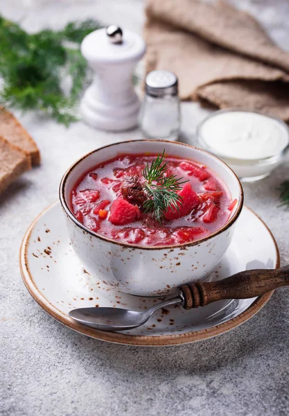 Traditional Ukrainian beetroot soup borsch — Stock Photo, Image