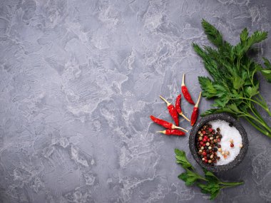 Eppers, tuz ve maydanoz karışımı