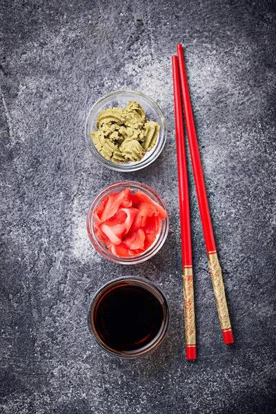 Wasabi, jengibre y salsa de soja . —  Fotos de Stock