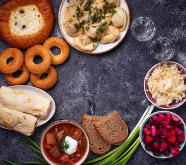 Geleneksel Rus yemekleri, tatlılar ve votka 