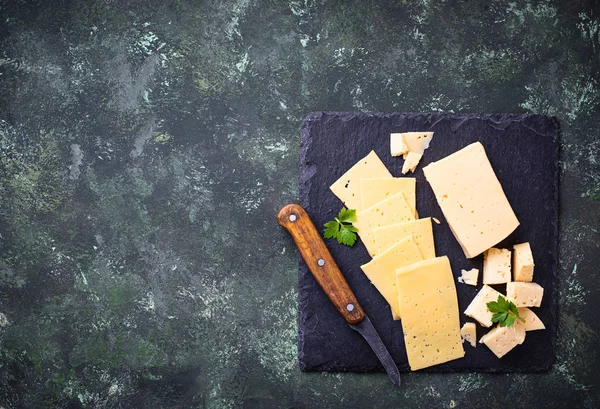 Různé typy plátkový sýr — Stock fotografie