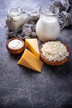 Çeşitli süt ürünleri ürün yelpazesine.
