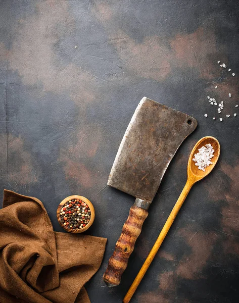 Butchers vintage cleaver with spices — Stock Photo, Image