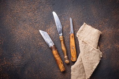 Eski vintage bıçak paslı arka plan üzerinde