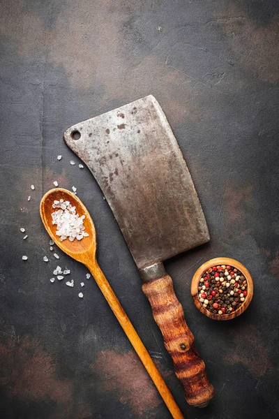 Butchers vintage cleaver with spices — Stock Photo, Image