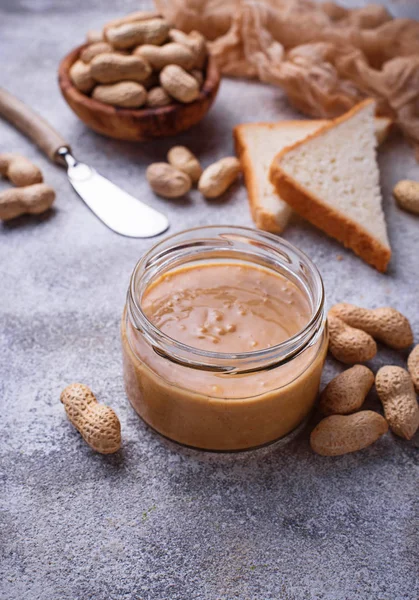 Buatan sendiri selai kacang dan kacang — Stok Foto