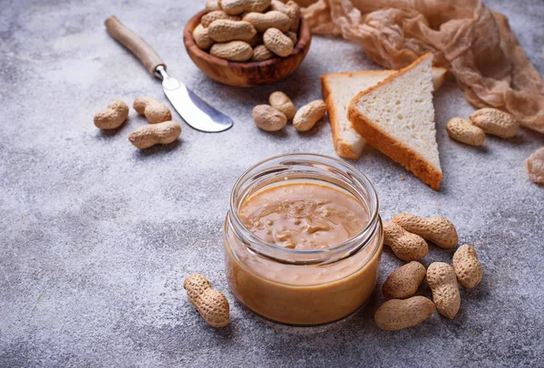 Buatan sendiri selai kacang dan kacang — Stok Foto