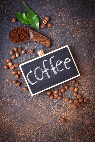 Kacang panggang dan kopi — Stok Foto