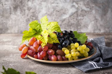 Çeşitli üzümler.