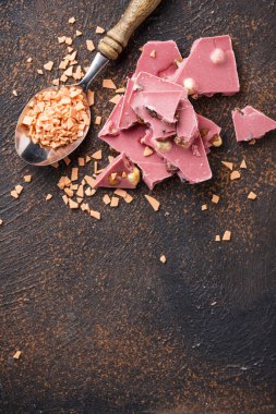 Pembe ya da yakut çikolata, moda yemekler.