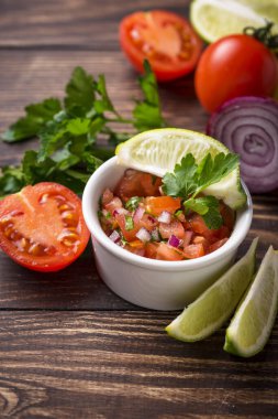 Geleneksel Meksika domates salsa sos