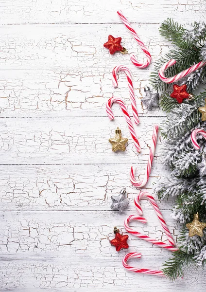 キャンディの杖とクリスマスの背景 — ストック写真