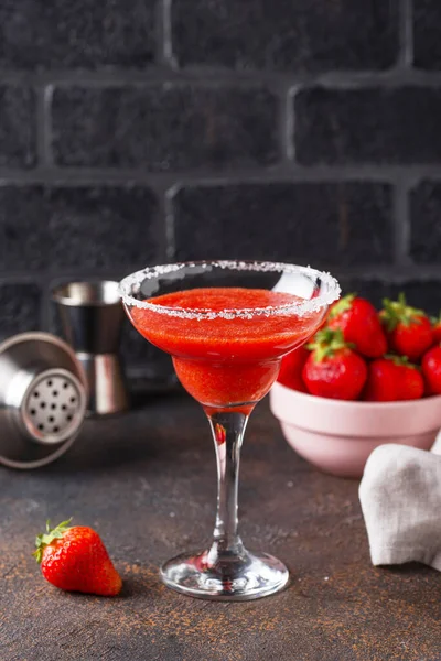 Strawberry Margarita cocktail in glass — Stock Photo, Image