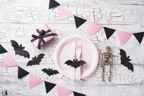 Halloween schwarz und rosa Tischdekoration — Stockfoto