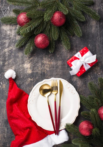 Christmas table setting with red decor — Stock Photo, Image