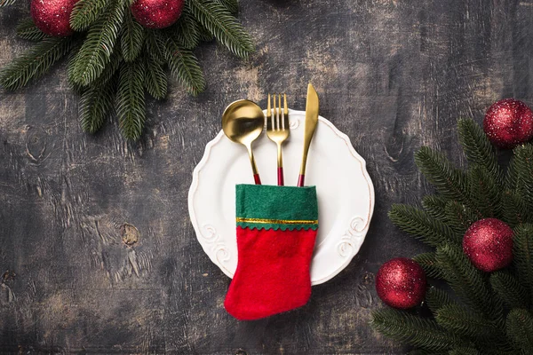 Christmas table setting with red decor — Stock Photo, Image
