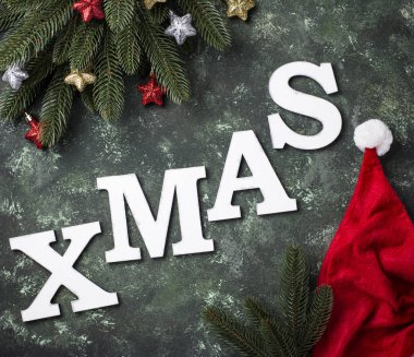 Noel arkaplanı ve Xmas harfleri.