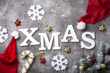 Noel arkaplanı ve Xmas harfleri.