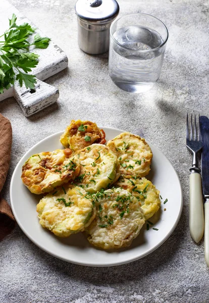 Fried zucchini slices with parsley — Stock Photo, Image