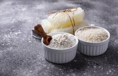 Gluten ücretsiz pirinç unu, tahıl ve şehriye