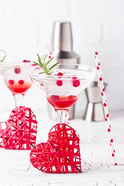 Cranberry margarita cocktail. Valentijnsdag drankje — Stockfoto