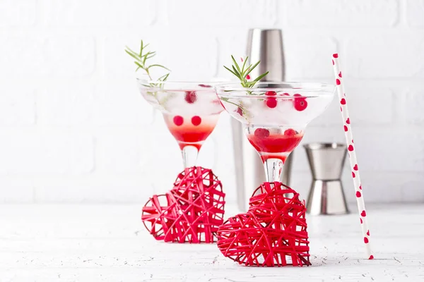 Cranberry margarita cocktail. Valentijnsdag drankje — Stockfoto