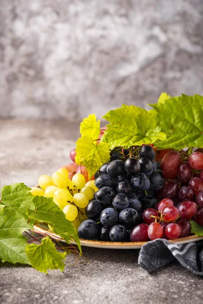 Çeşitli üzümler.