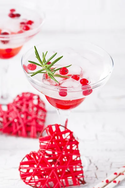 Cranberry margarita cocktail. Valentijnsdag drankje — Stockfoto