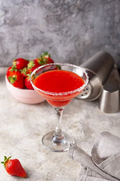 Aardbei Margarita cocktail in glas — Stockfoto