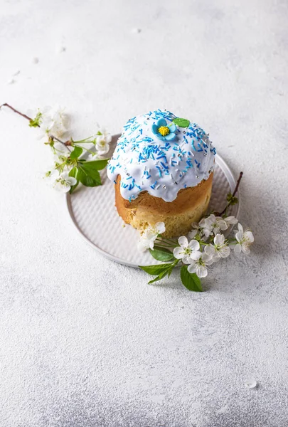 Bolo de Páscoa tradicional com cobertura — Fotografia de Stock