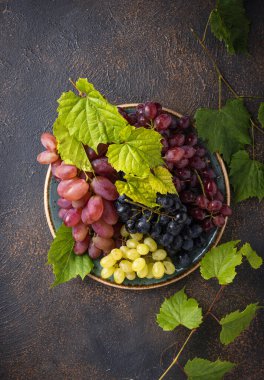 Çeşitli üzümler.