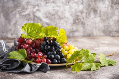 Çeşitli üzümler.