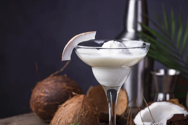 Coco Margarita cocktail com sorvete — Fotografia de Stock