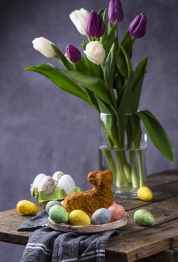 Lale ve yumurta Paskalya arka plan