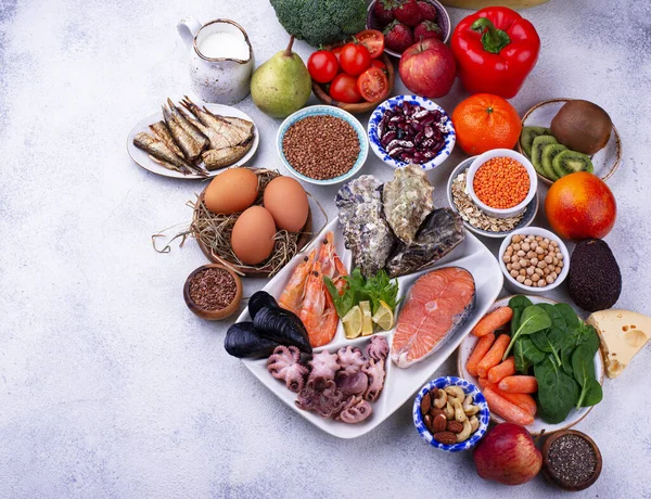 Dieta pescetária com frutos do mar, frutas e legumes — Fotografia de Stock