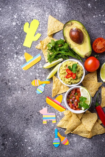 Guacamole, salsa, nachos és a tequila — Stock Fotó