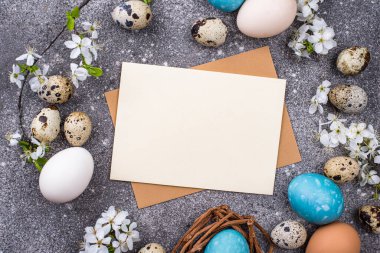 Paskalya yumurtaları ve boş kart