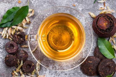 Farklı basılmış Çin pu-erh çayı.